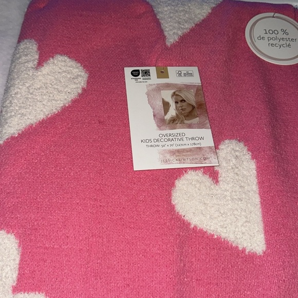Jessica Simpson Valentine’s Day oversized throw 💘💘 - Picture 5 of 9